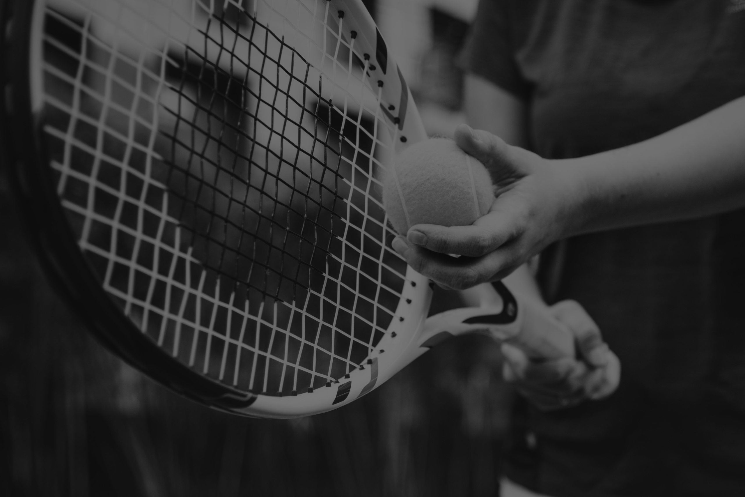 player-getting-ready-serve-tennis1